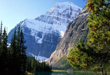 科斯塔斯·马诺拉斯,这位足坛铁卫有着怎样的职业生涯轨迹?